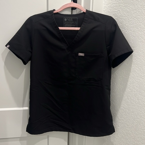 Scrubs Women's Black Catarina™ - One-Pocket Scrub Top - S / Black - Picture 3 of 6